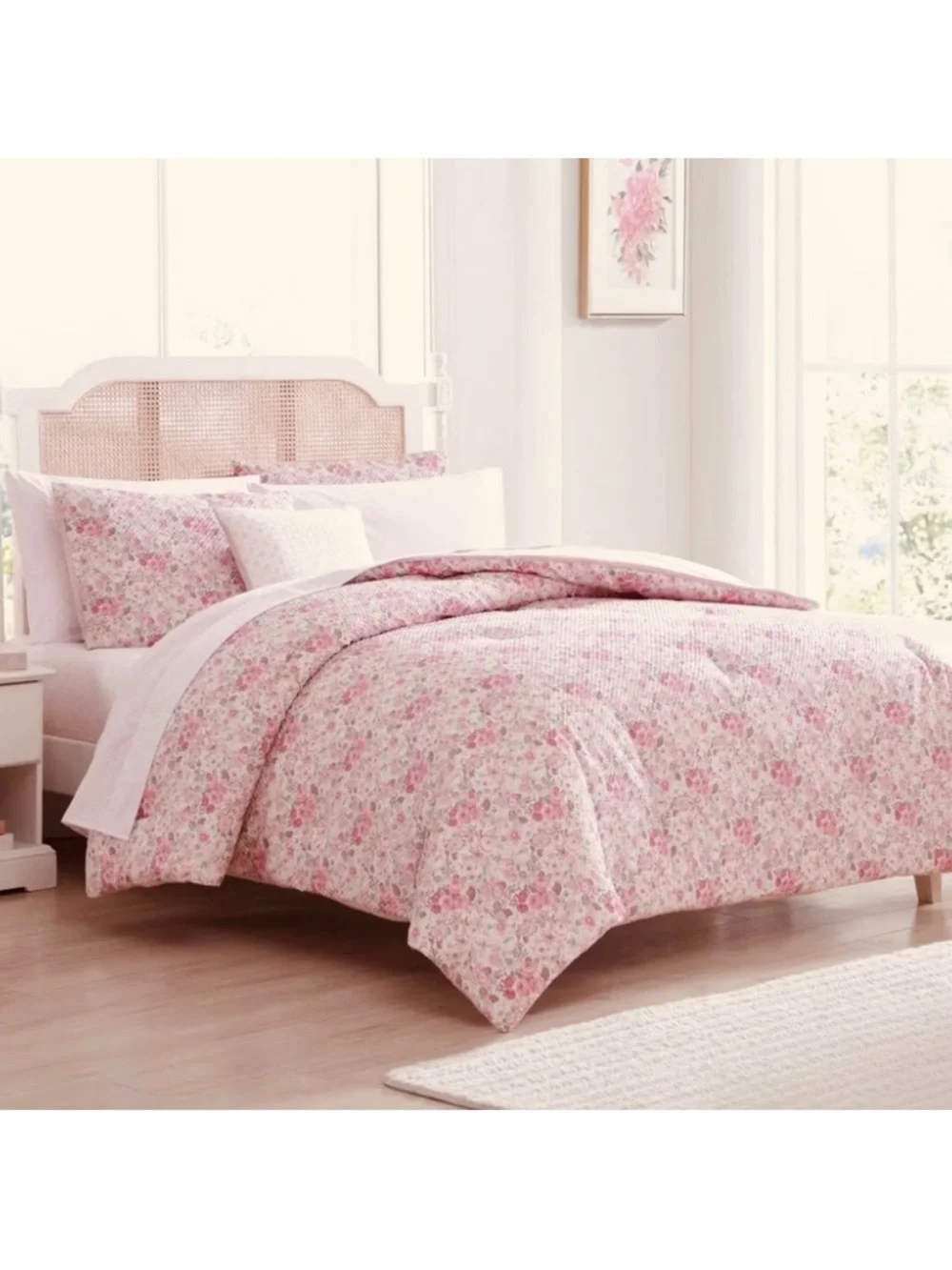 🆕 - Laura Ashley Charming 7pc Queen Comforter Set in Pink Floral. Beautiful